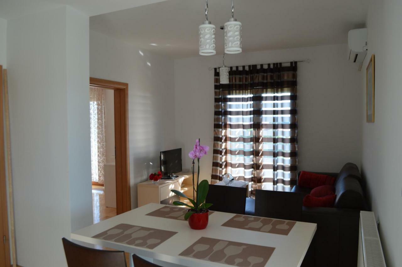 Apartmani Mila Sukošan Exteriér fotografie